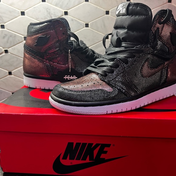 Nike Air Jordan 1 Retro High OG 'Fearless' Black and Rose Gold Metallic - Picture 4 of 4